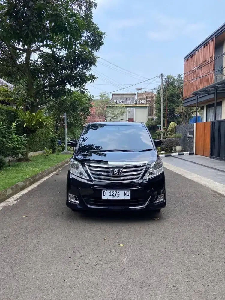 Toyota Alphard 2.4 G at thn 2014