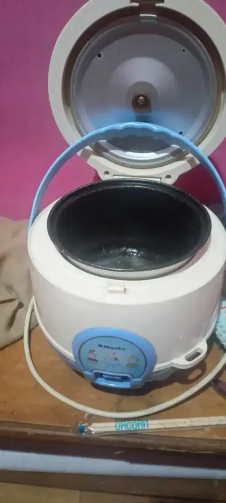 DIJUAL PERLENGKAPAN KAMAR