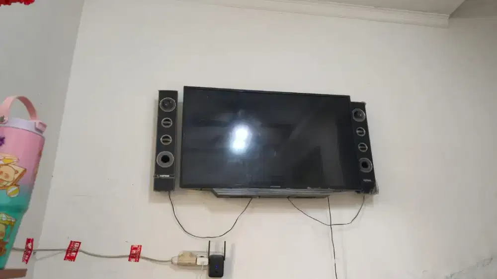 Tv LED Polytron+ speaker
