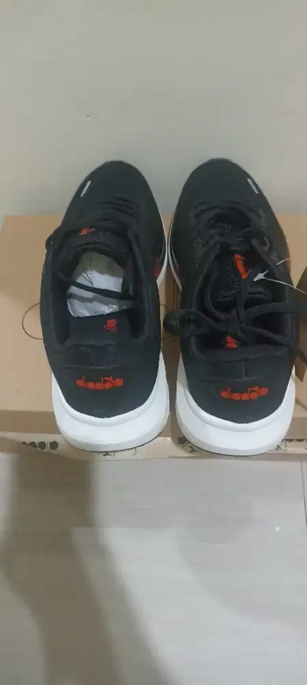 Sepatu Diadora asli uk 41