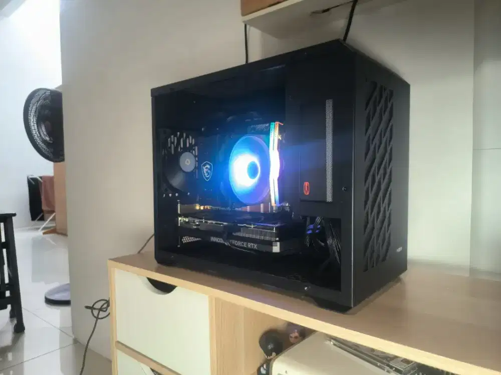 Jual/TT PC Fullset AMD Ryzen 5 5600 RTX 4070 RAM 64gb SSD NVME 1TB