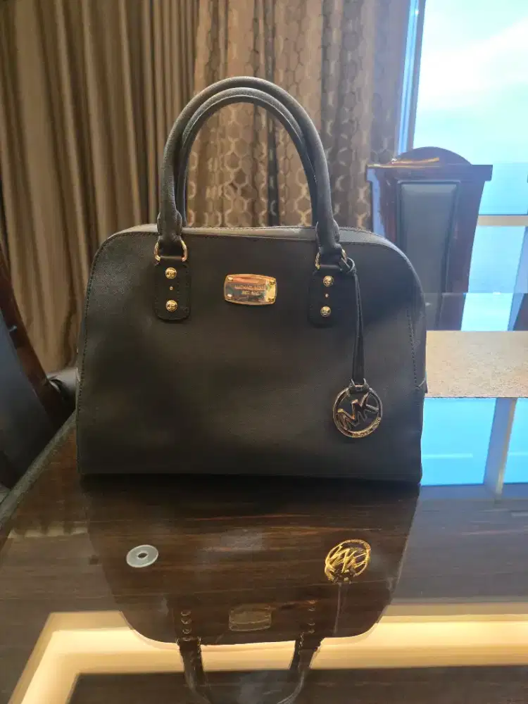 Pre-loved Michael Kors Savannah Large Black Safianno Leather Satchel