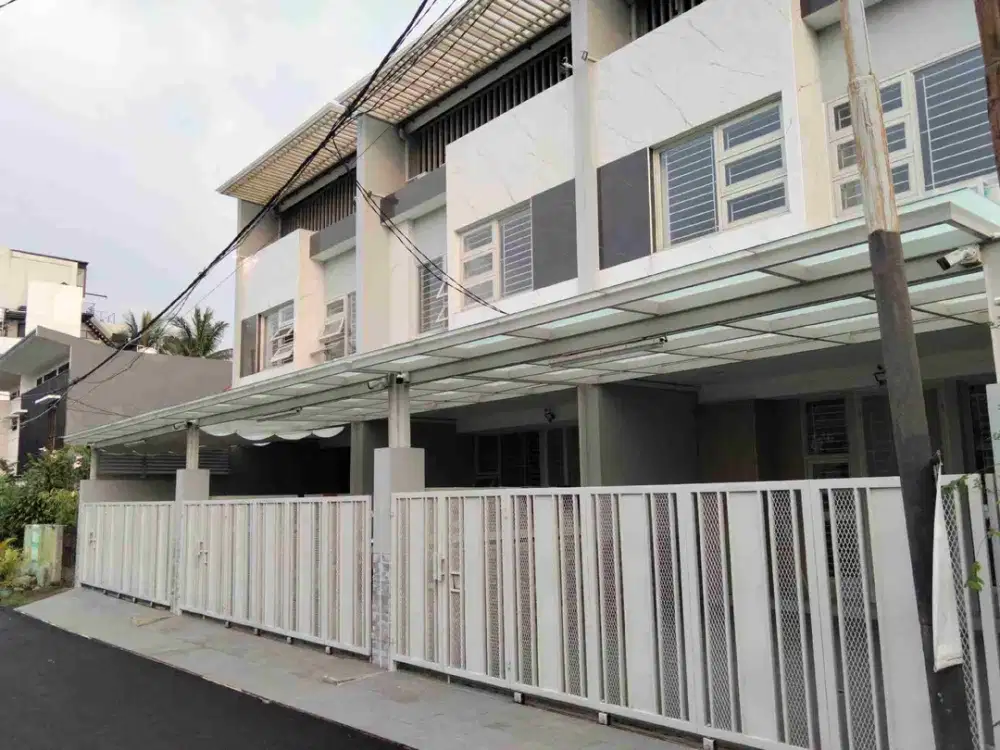 RUMAH SEWA RADIO DALAM RAYA KEBAYORAN BARU JAKARTA SELATAN