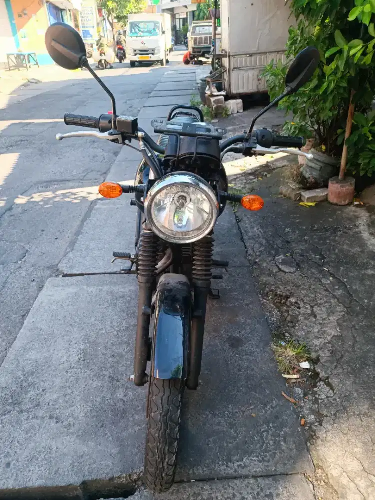UD ENY MOTOR - Kawasaki W175 SE thn 2023 buruan