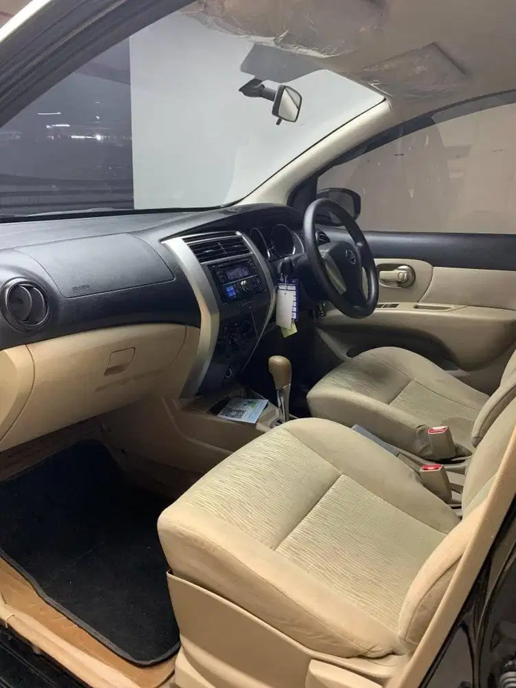 Nissan Grand Livina SV AT 2016