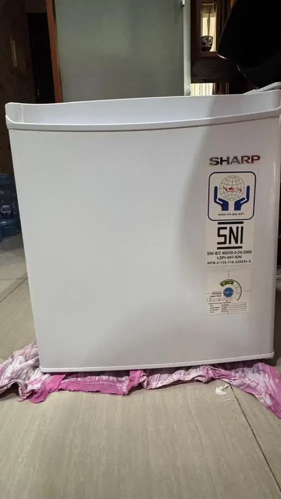 Kulkas SHARP SJ-50MB-XW (47 Liter)
