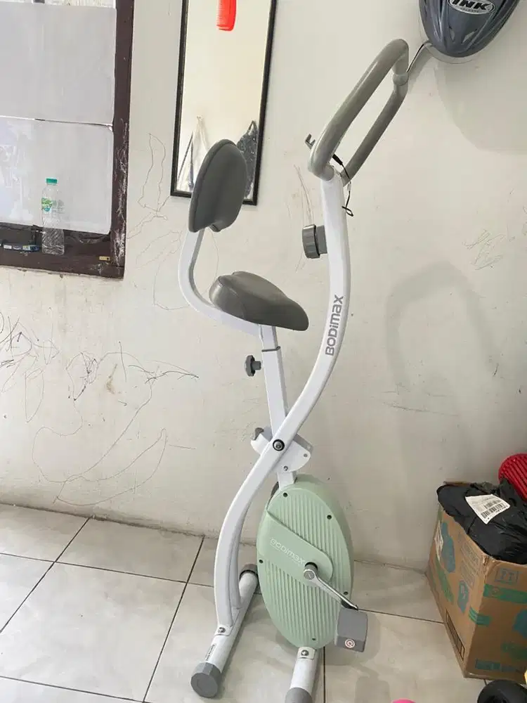 Sepeda statis kondisi masih bagus