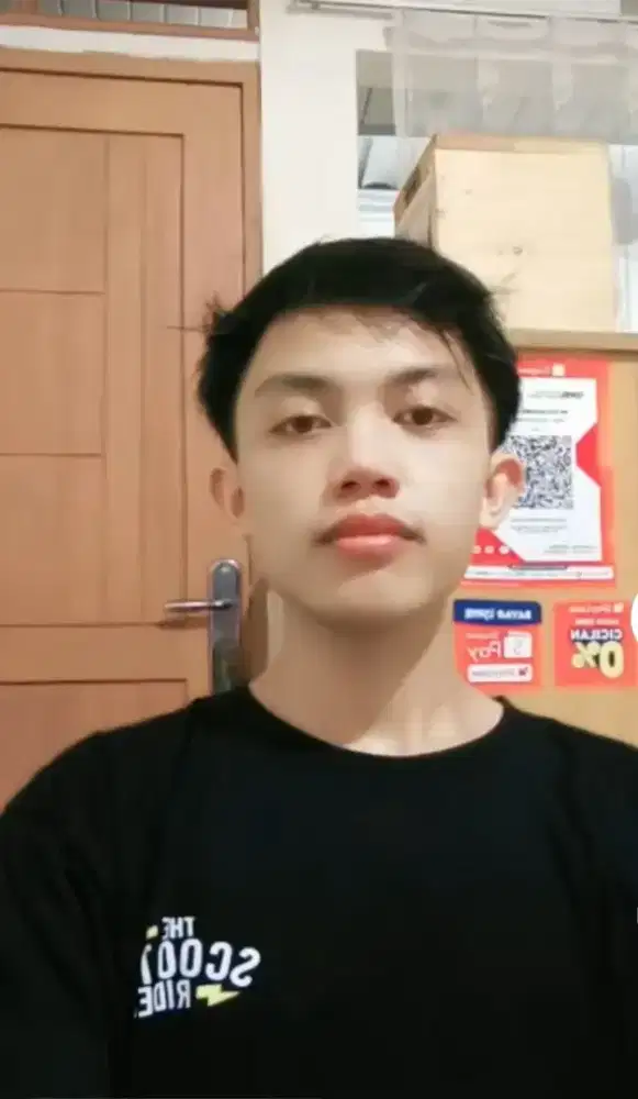 Saya mau kerja di, bersih bersih,resto, cuci piring, tani ngambil buah