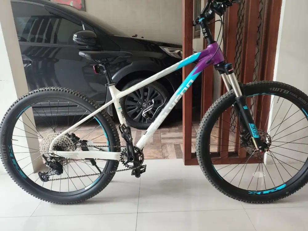 Sepeda Polygon Xstrada 7