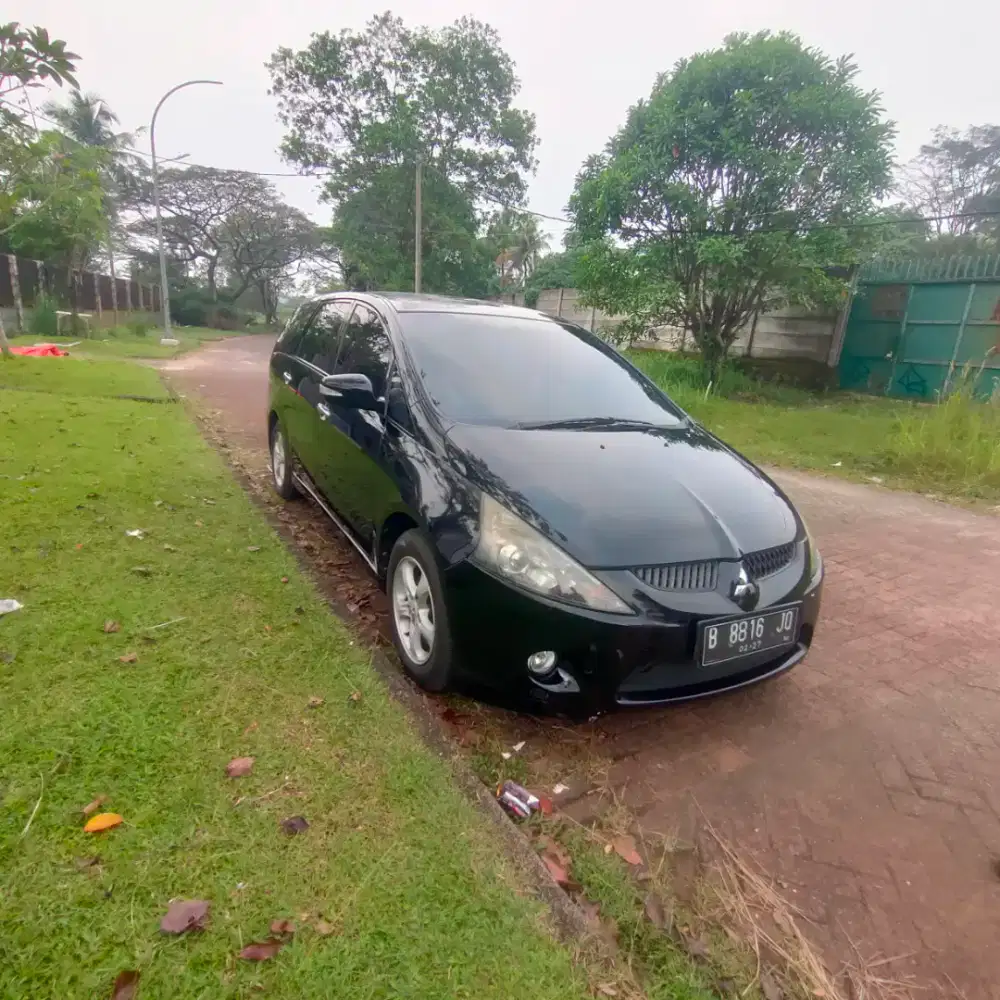 Mitsubishi grandis MIVEC 2.4 AT