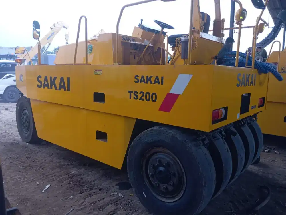 TR Sakai TS200 Pneumatic Tire Roller Buildup Harga DP/TDP