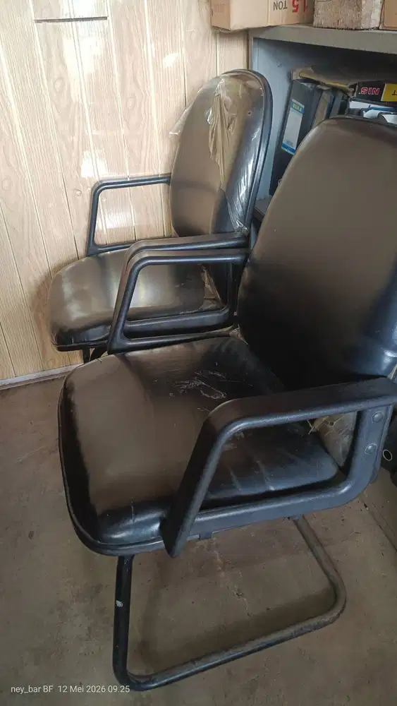 Bangku hitam polos sedang total 2 pcs