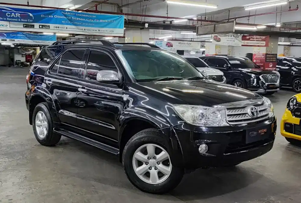 Toyota Fortuner G AT 2.5 Diesel 2010 Automatic 2011