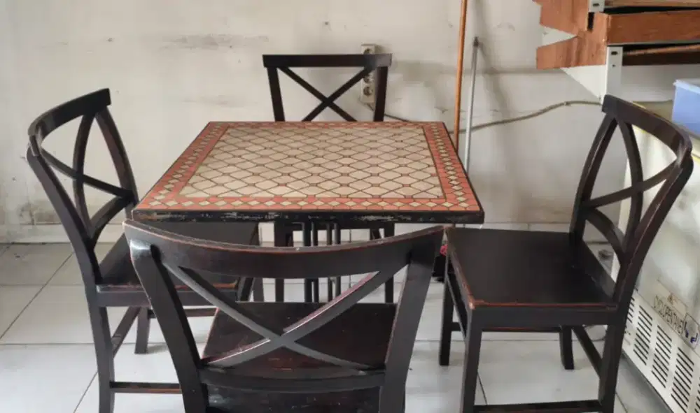 Meja dan kursi second untuk restaurant