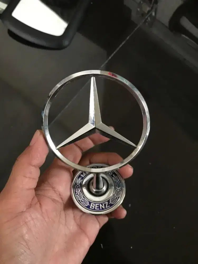 Emblem Kap Mesin Mercedes Benz