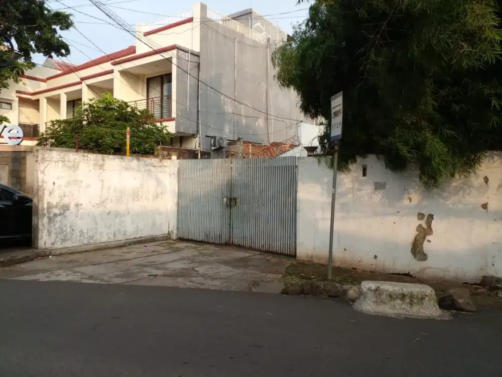 Rumah Dibawah NJOP Dengan Private Pool di H Jian Cipete Utara