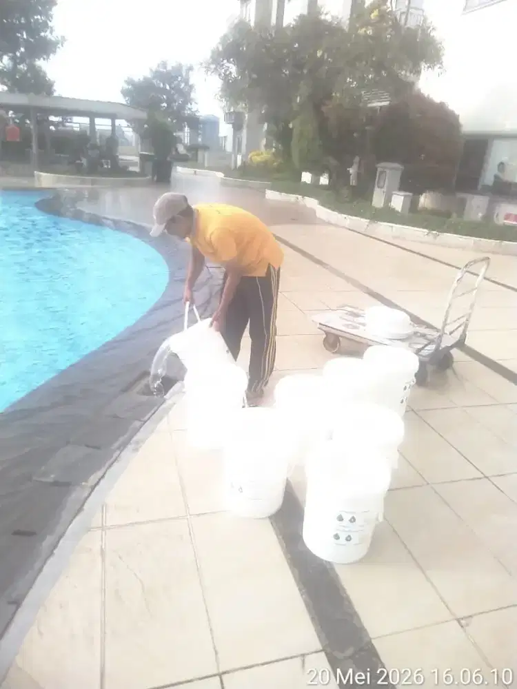 Freelance kerja bersih kolam renang dan rumah atau kantor