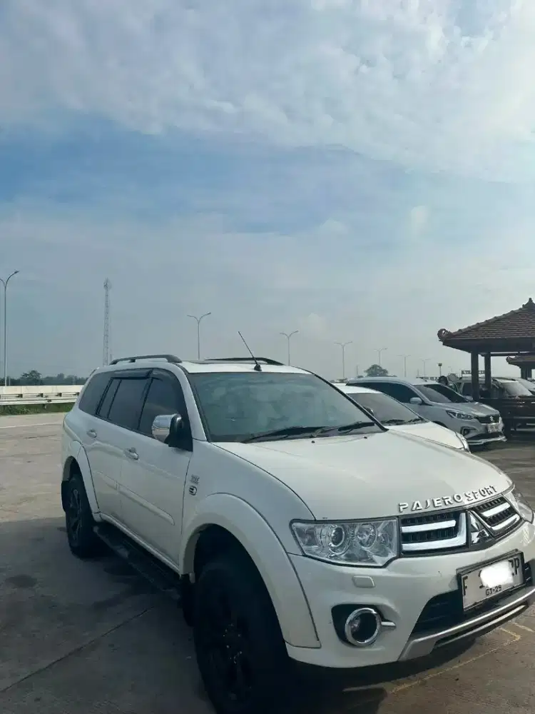 Mitsubishi Pajero Sport Dakar