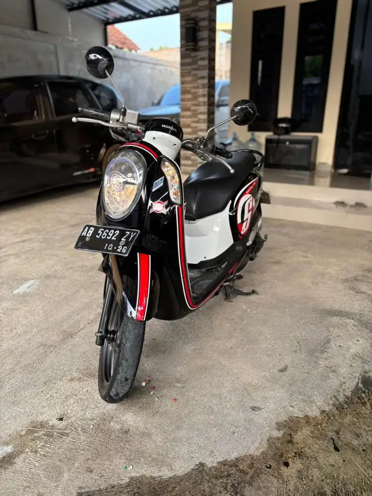 Scoopy 2016 tangan 1 Istimewa