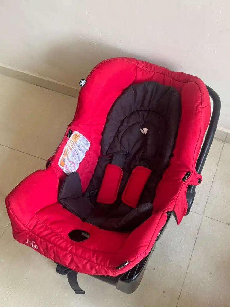 Car seat / Infant Carrier Joie