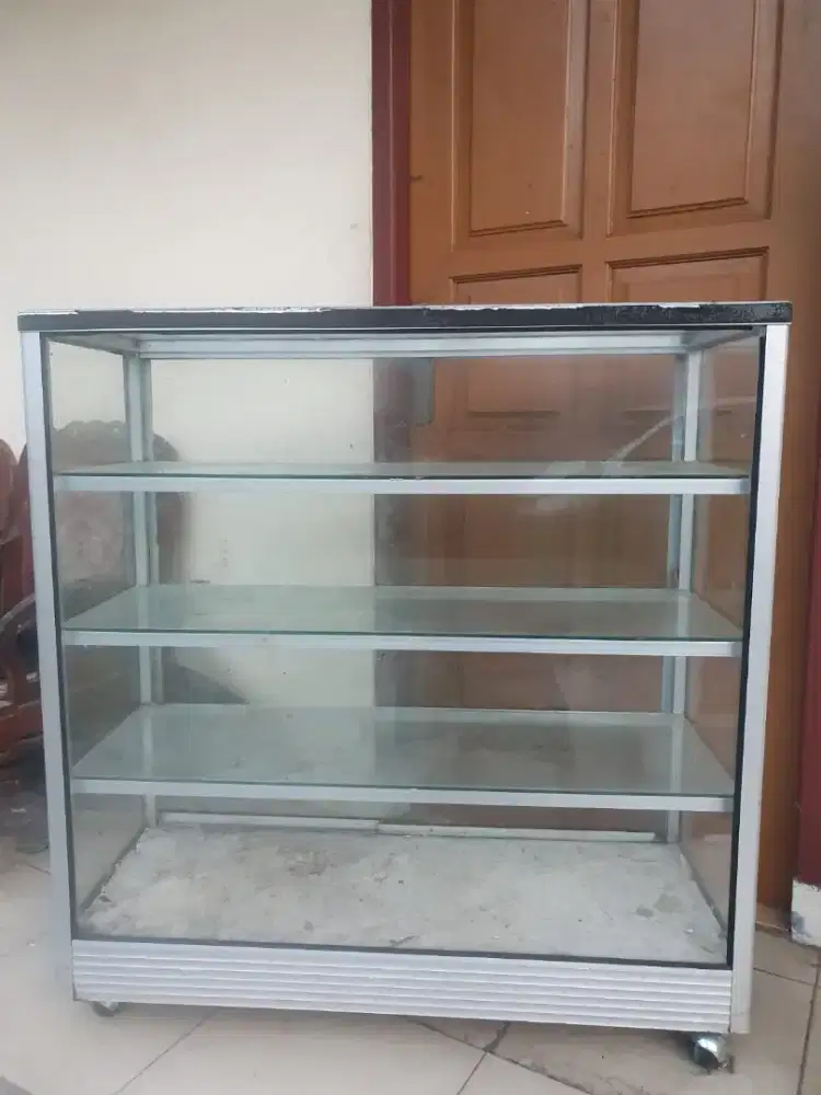 Etalase kaca 1 meter