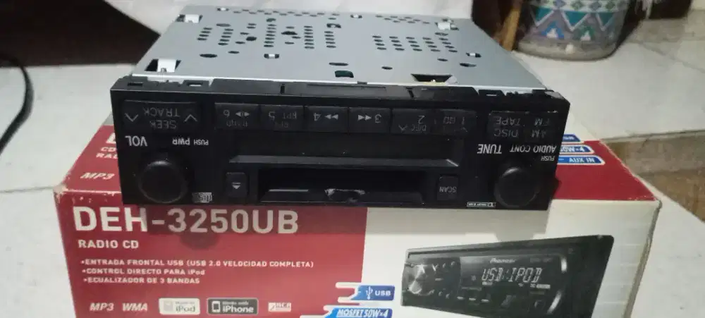 Tape mobil jadul bawaan mobil Daihatsu