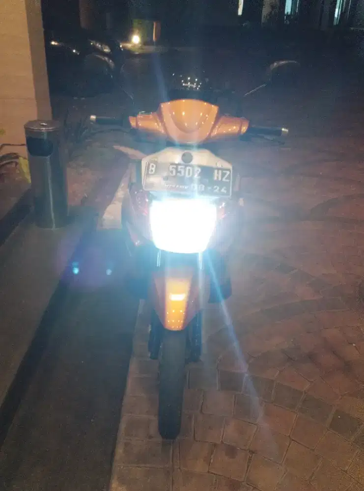 Di jual yamaha Nouvo 2003 ss lengkap harag 6,5 nego sampe jadii