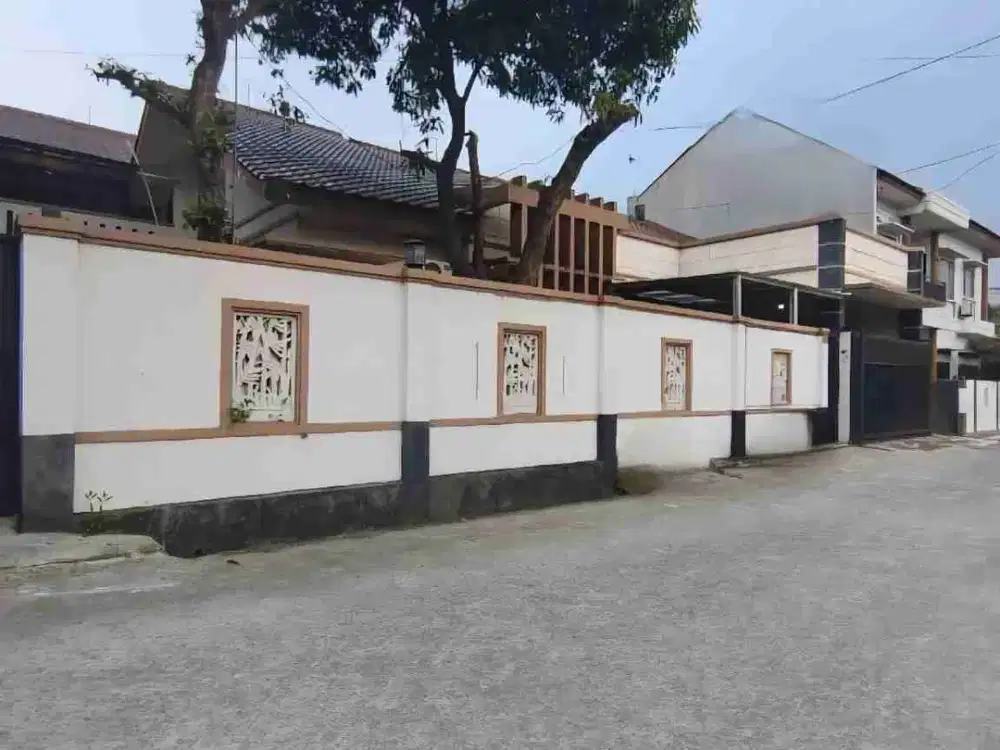 Dijual Cepat Murah Rumah Luas di Radiance  Villa, Jatisampurna ,
Pondok Gede.