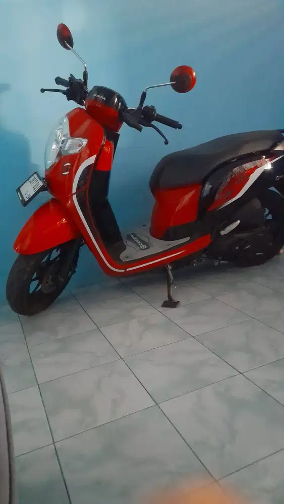 Scoopy 2019 hitam
