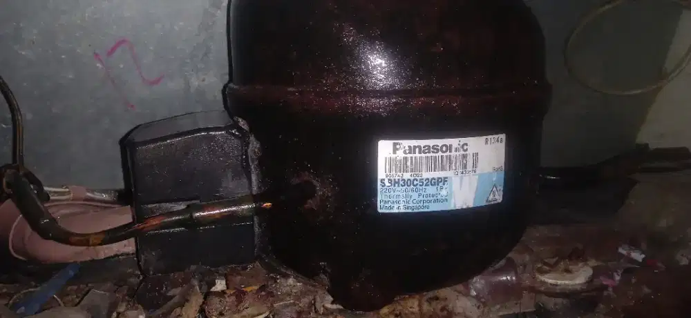 Kulkas plus komprresor panasonic 1 pk jalan