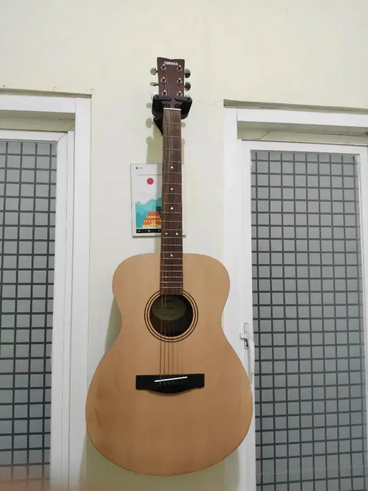 gitar akustik yamaha fs400,
pemakaian 1 bulan
masih mulus