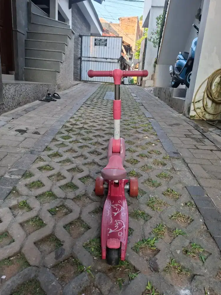 Scooter anak perempuan