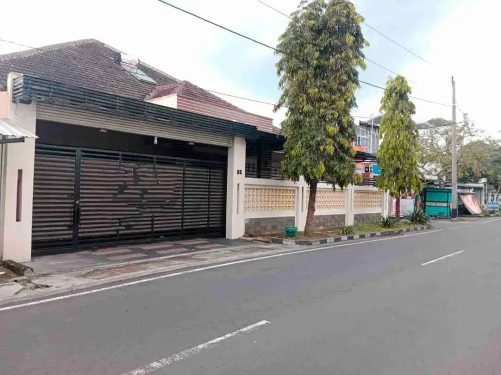 rumah nyaman Simpangan lancar dekat kantor KPU Sumber Banjarsari Solo
