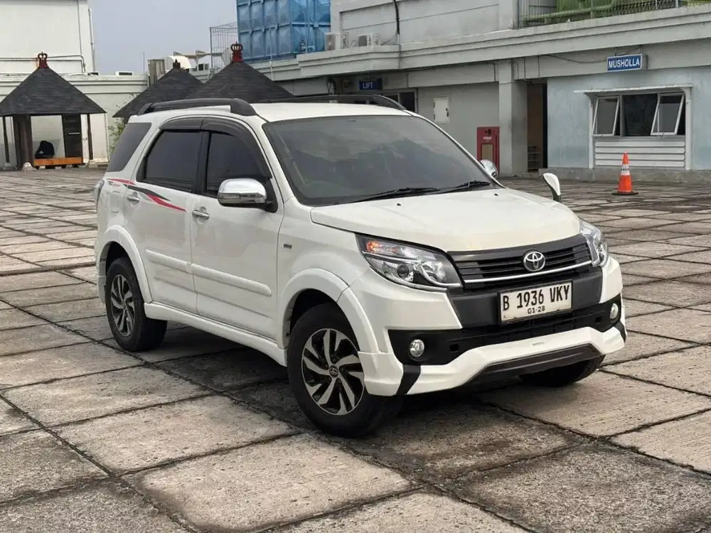 ‼️dp10jt‼️Toyota Rush 1.5 S TRD AT Putih pemakaian 2018 2017 2016