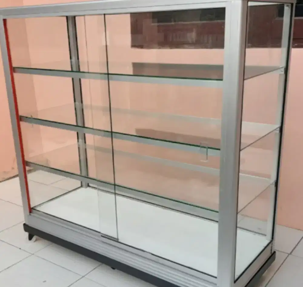Etalase ukuran 1 meter