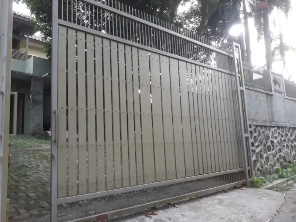 Rumah Di Perumahan POLRI di dalam KOMPLEK KOTA LEGENDA WISATA CIBUBUR