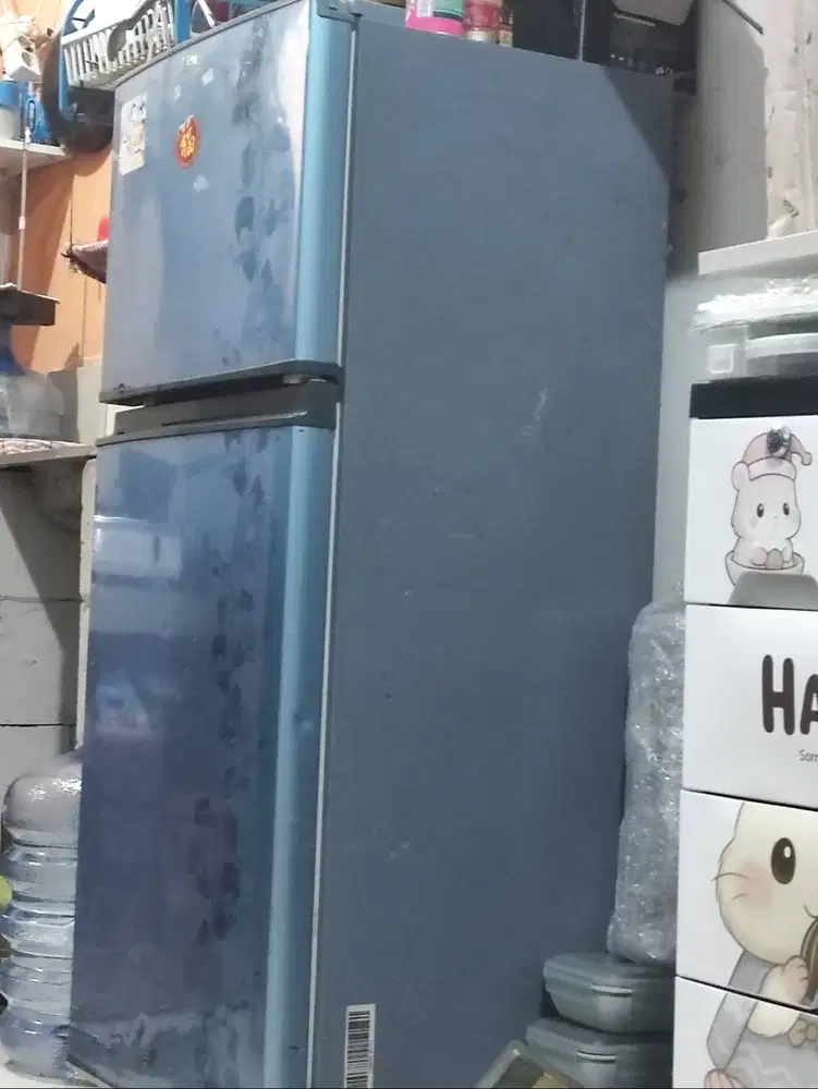 Dijual kulkas  2 pintu