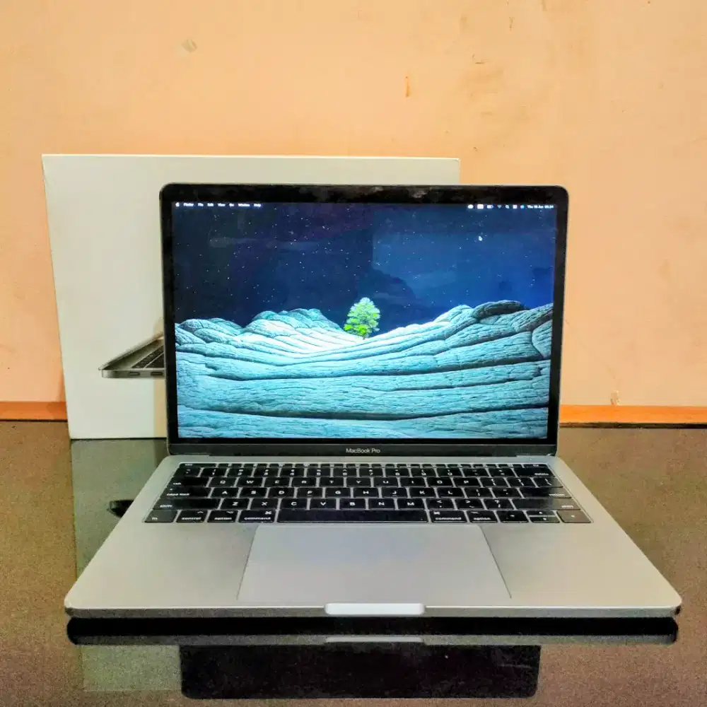 Macbook Pro 2017 13 Inchi Ex iBox 8/128 Lengkap plus Bonus