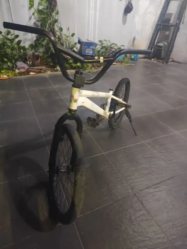 Sepeda United bmx ukuran 20