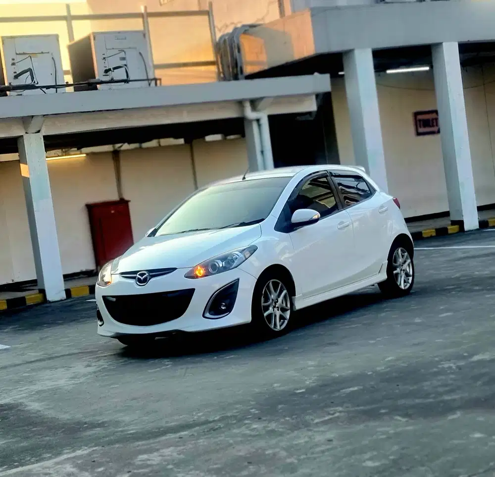 ‼️MAZDA 2 RZ AT‼️MOBIL TERAWAT & LOW KM, BEBAS LAKA BANJIR.