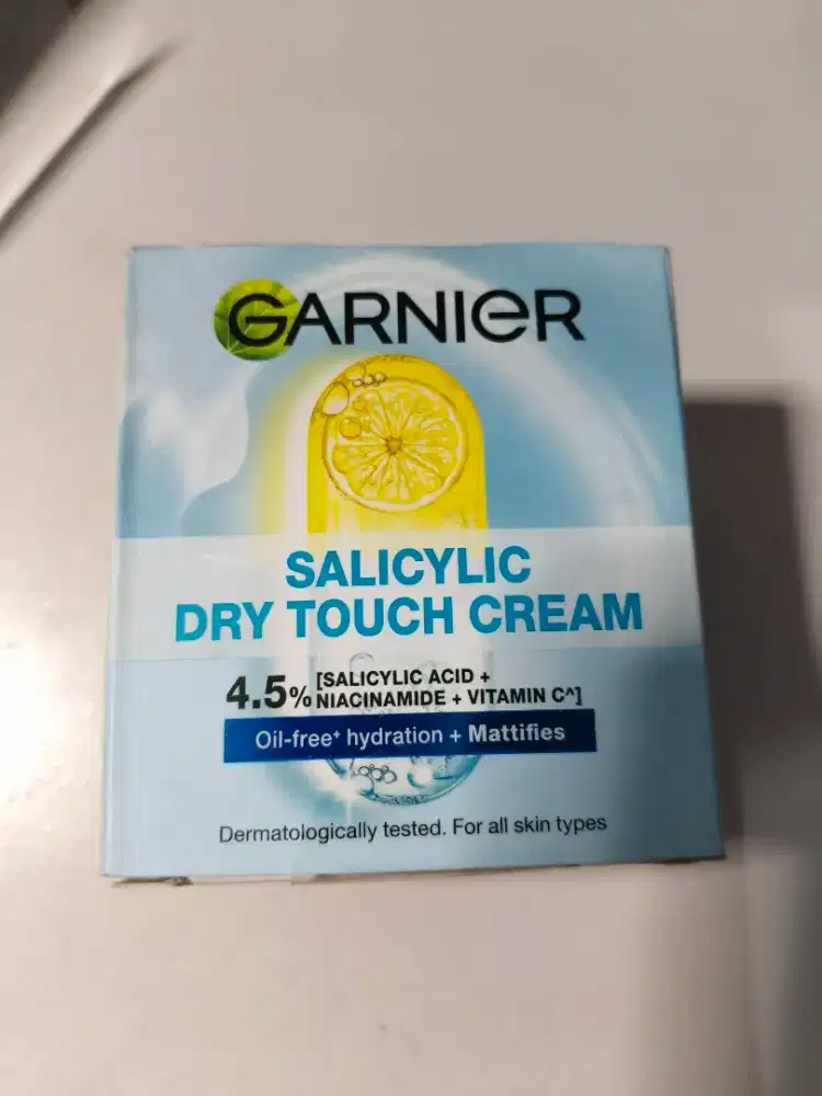 Garnier Salicylic Dry Touch Cream