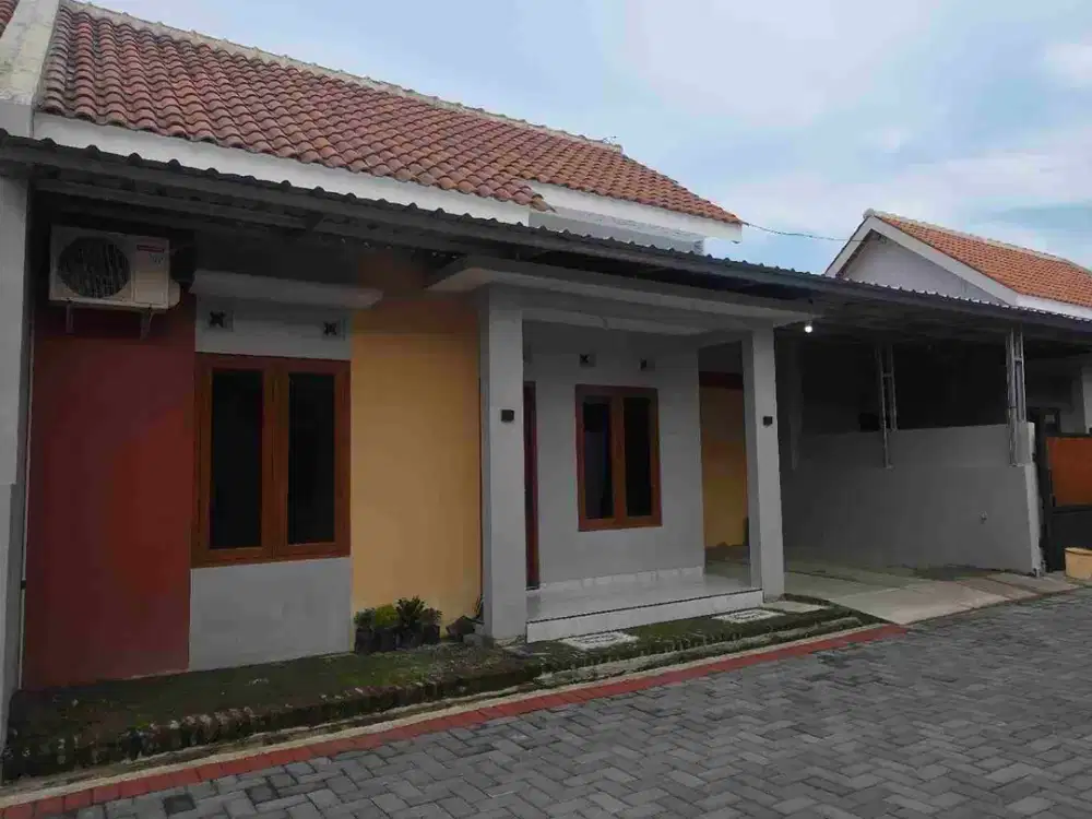 rumah pesan bangun di perumahan di trosemi dekat stasiun gawok