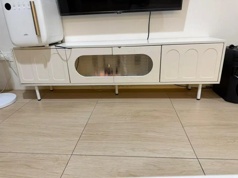 Rak meja tv putih