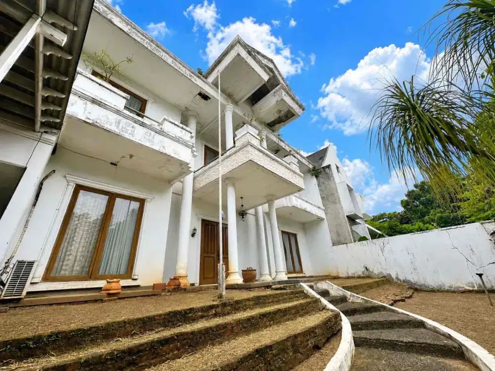 Rumah luas dengan nilai tanah tinggi di kawasan favorit Cinere.