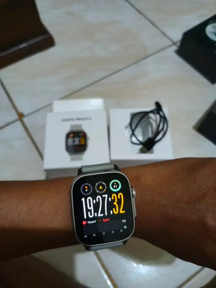 Realme Watch 5 — Mulus Like New, Baru Pakai 1 Bulan
