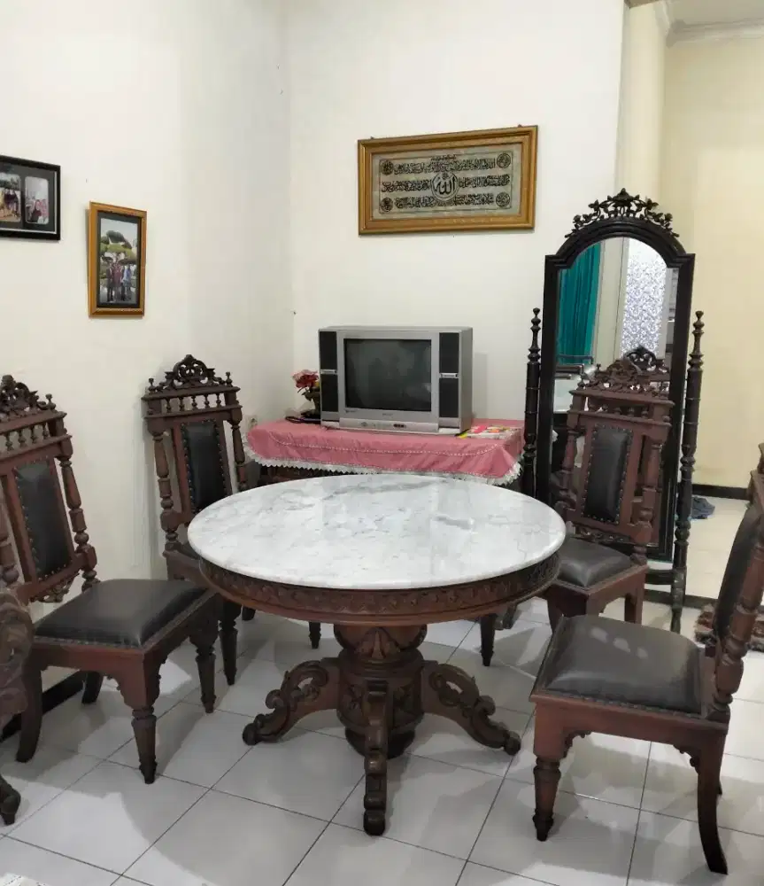 Meja Makan Kayu Jati Asli + Top Marmer 4 Kursi | Kondisi Terawat