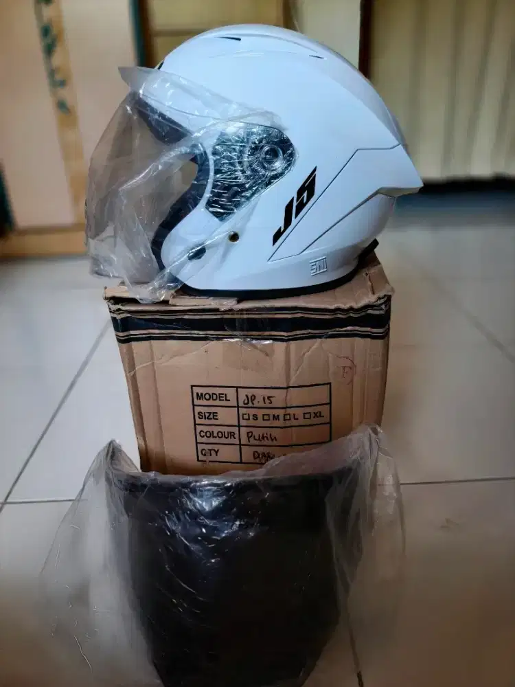 Helm J5 baru  Lengkap