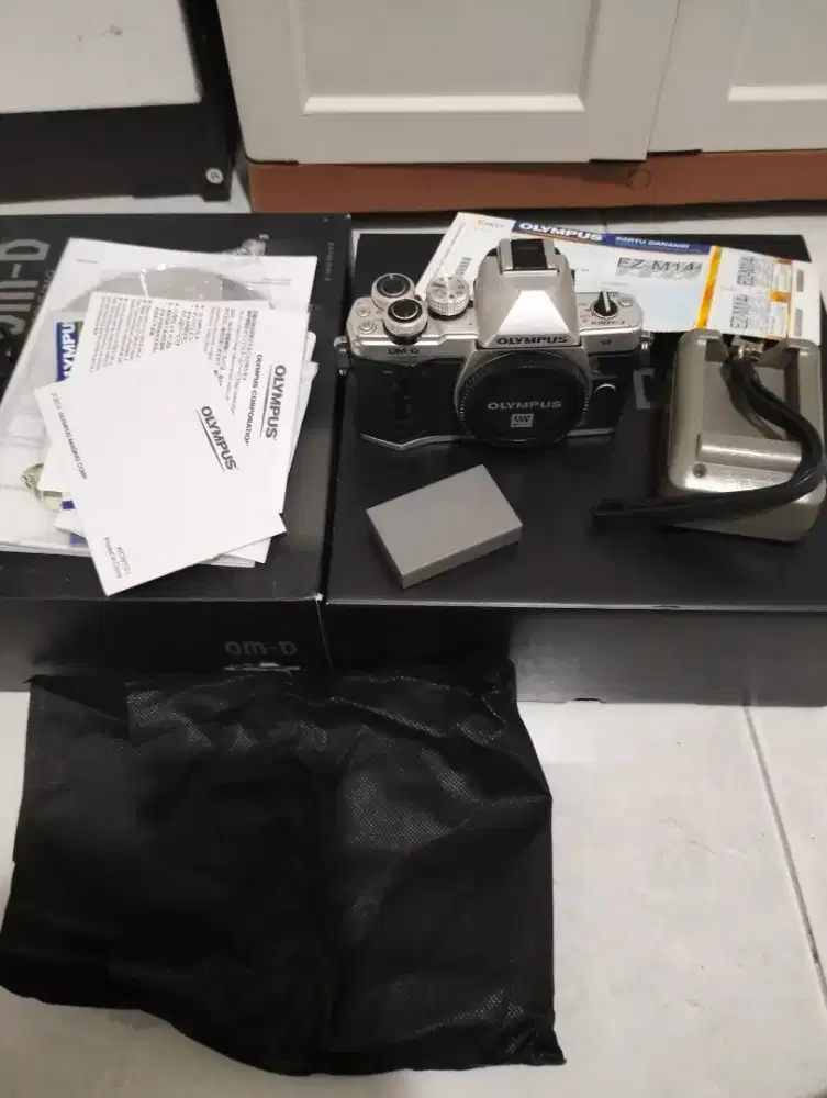KAMERA OLYMPUS EM10 MARK II FULSETBOX