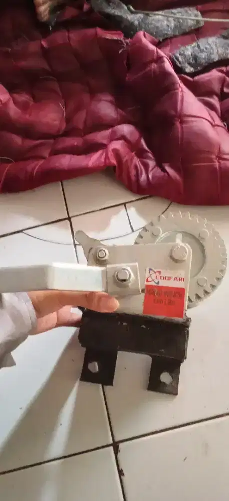 Katrol kanopi rumah