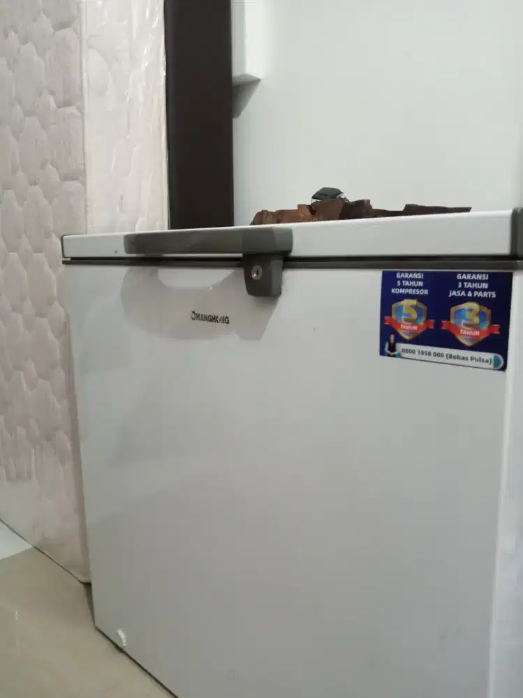 Freezer bekas merek Changhong